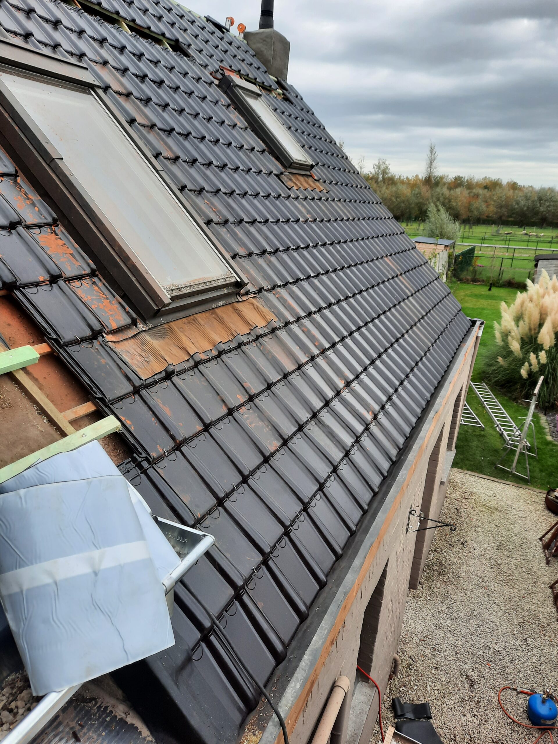 20211029 150216 scaled | Van Den Neste Dakwerken, Uw dak in vakkundige handen — dak-, gevel- & renovatiewerken in Gent